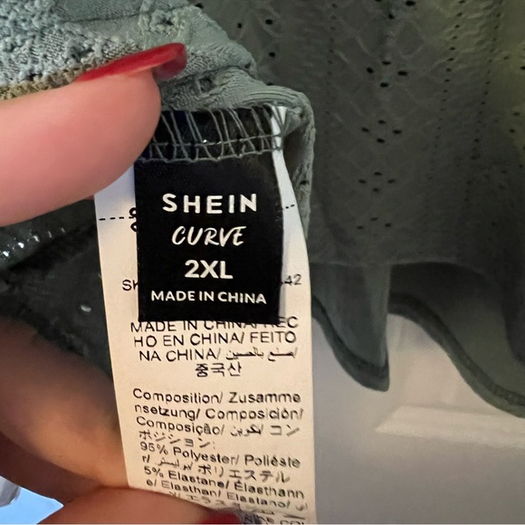 SHEIN Women’s Solid Color Lace Camisole - Picture 6 of 6